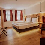Altstadtmittehotel Sonne Hotel 4*