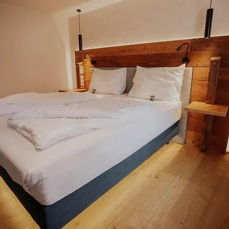 Altstadtmittehotel Sonne 4*
