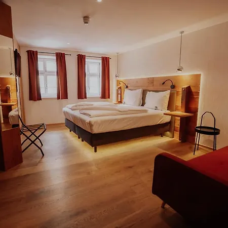 Hotel Altstadtmittehotel Sonne 4*