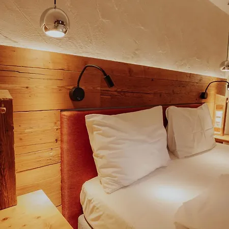 Altstadtmittehotel Sonne 4*