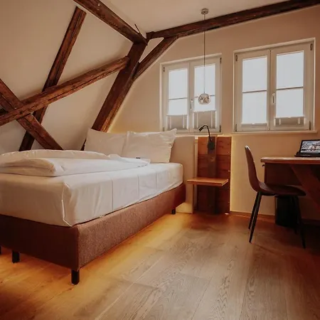 Hotell Altstadtmittehotel Sonne 4*