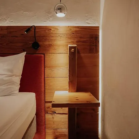 Altstadtmittehotel Sonne Hotell 4*