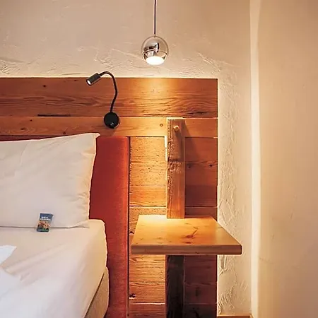 Altstadtmittehotel Sonne Hotel 4*